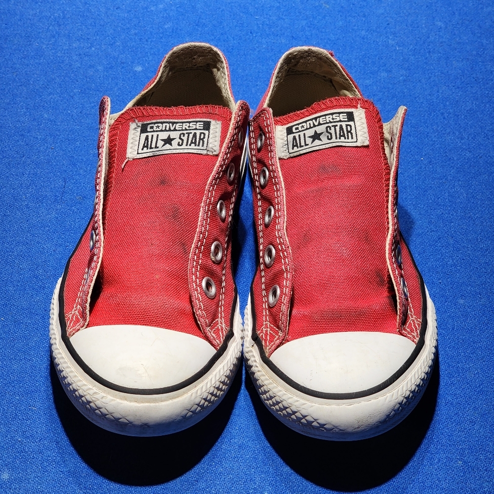 Red Converse All-Stars SZ 3 Youth
